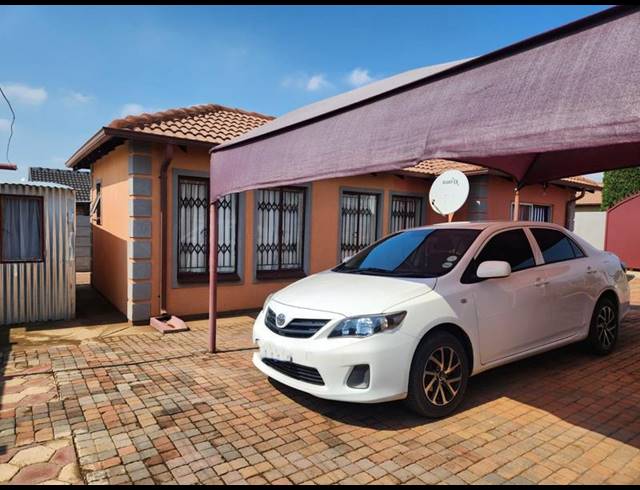 2 BEDROOM HOUSE FOR SALE IN LOTUS GARDENS